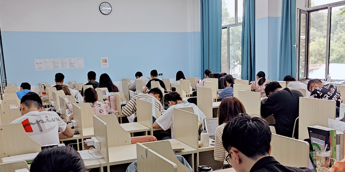 雅安考研寄宿学校-学习氛围